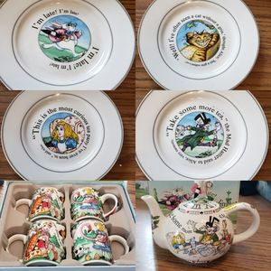 Alice in wonderland fine china set